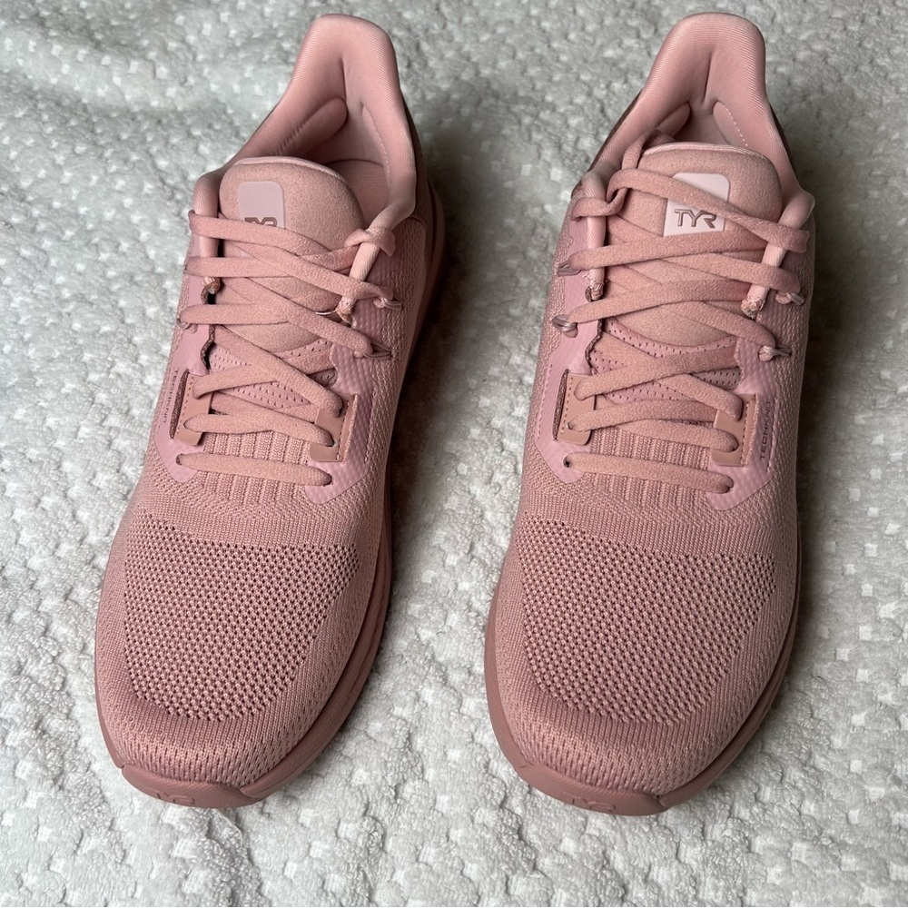NIB. TYR Women's Techknit RNR-1 Trainer Running
Shoes Sneaker
